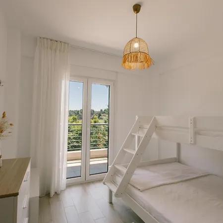 Сasa de vacaciones Sani Aquatic With Private Garden