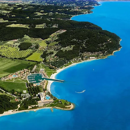 Sani Aquatic With Private Garden